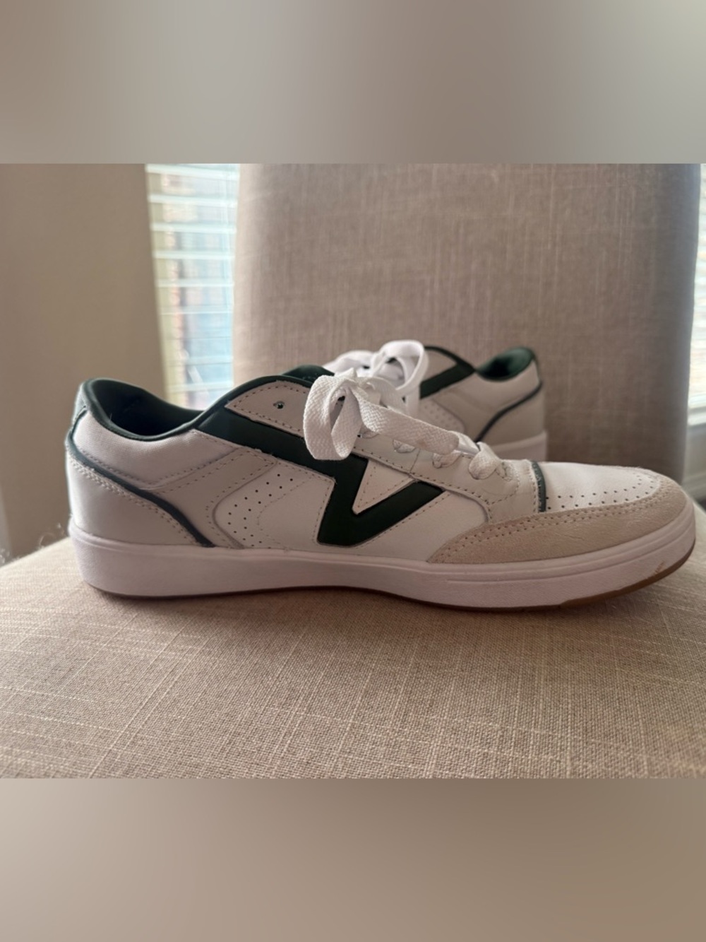 Vans Lowland Sneakers White Green Men’s Size 10 Leather Casual Shoes